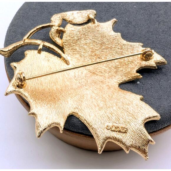 Vintage Signed Lisner Mid Century Brushed Gold Tone Maple Leaf Brooch - Picture 2 of 5